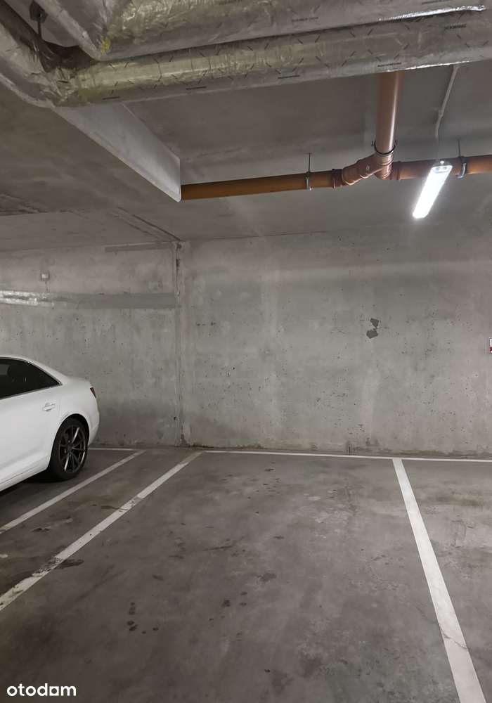 Miejsce parkingowe do wynajęcia – ul. Komputerowa 8