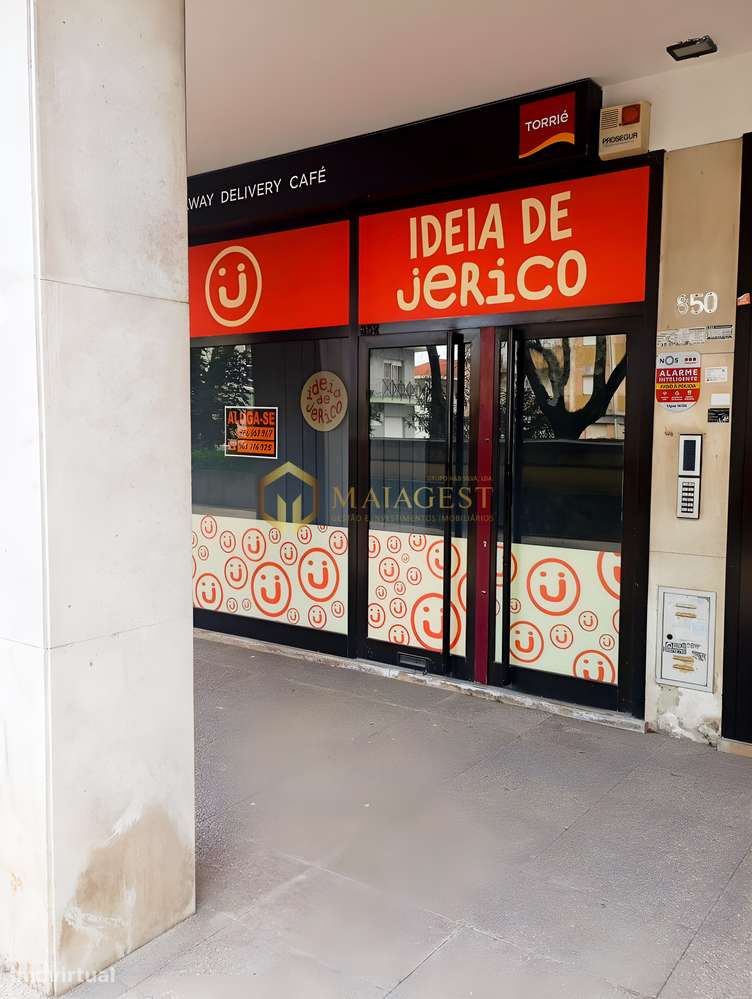 Espaço Comercial com Montras Amplas junto ao Metro em Mafamude - Grande imagem: 2/12