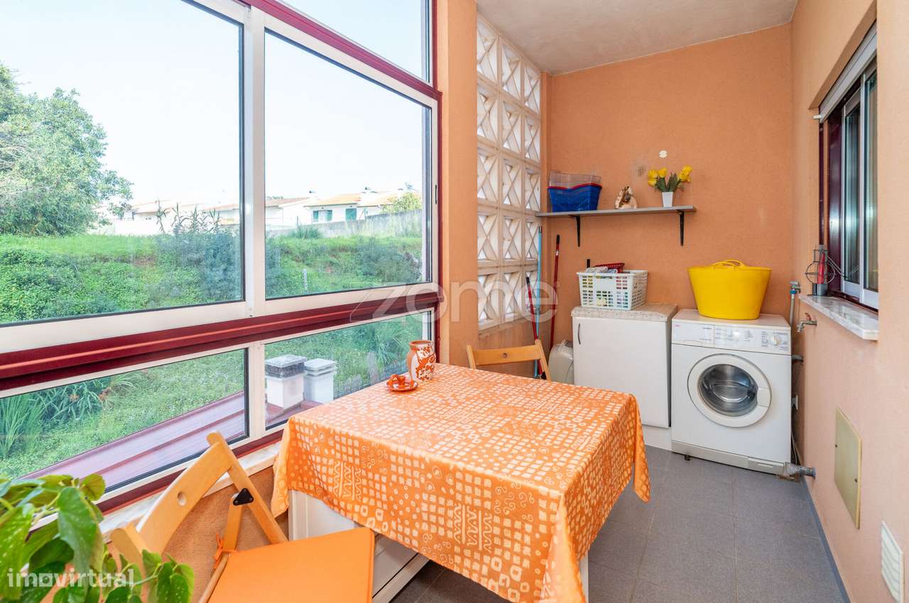 Apartamento T3+Garagem e Arrumo-9