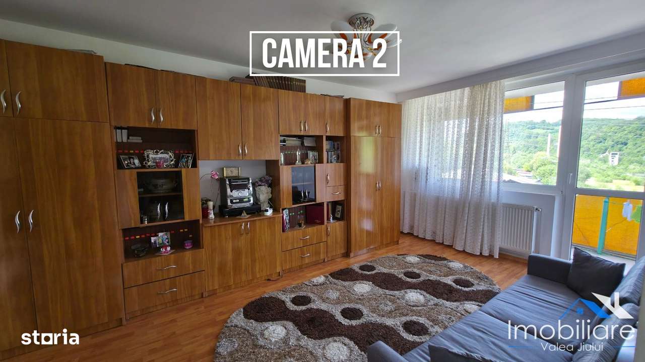 Apartament cu 2 camere decomandate – Lupeni, Strada Parângului - Imagine principală: 5/11