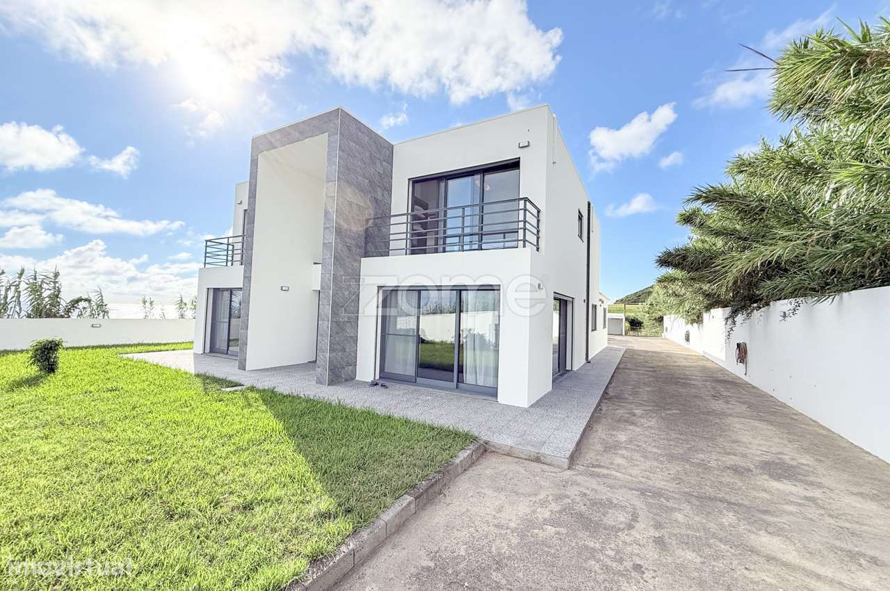 Moradia T5 contemporânea, Ginetes em Ponta Delgada - Grande imagem: 1/45