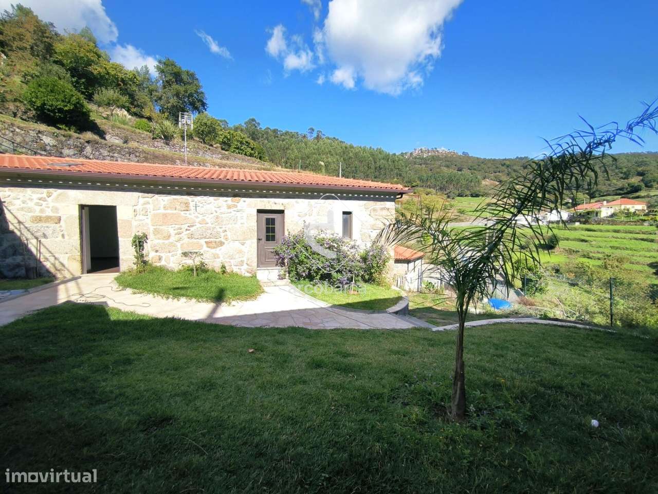 Moradia rústica com 750m2 de terreno, Labrujó - Ponte de Lima - Grande imagem: 3/33