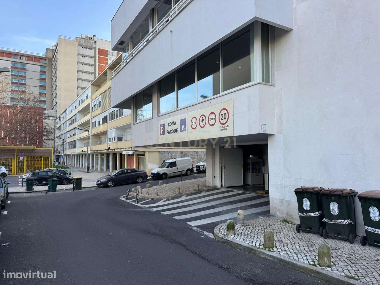 Moradia para Reabilitação junto à Avenida de Roma – Oportunidade para-6