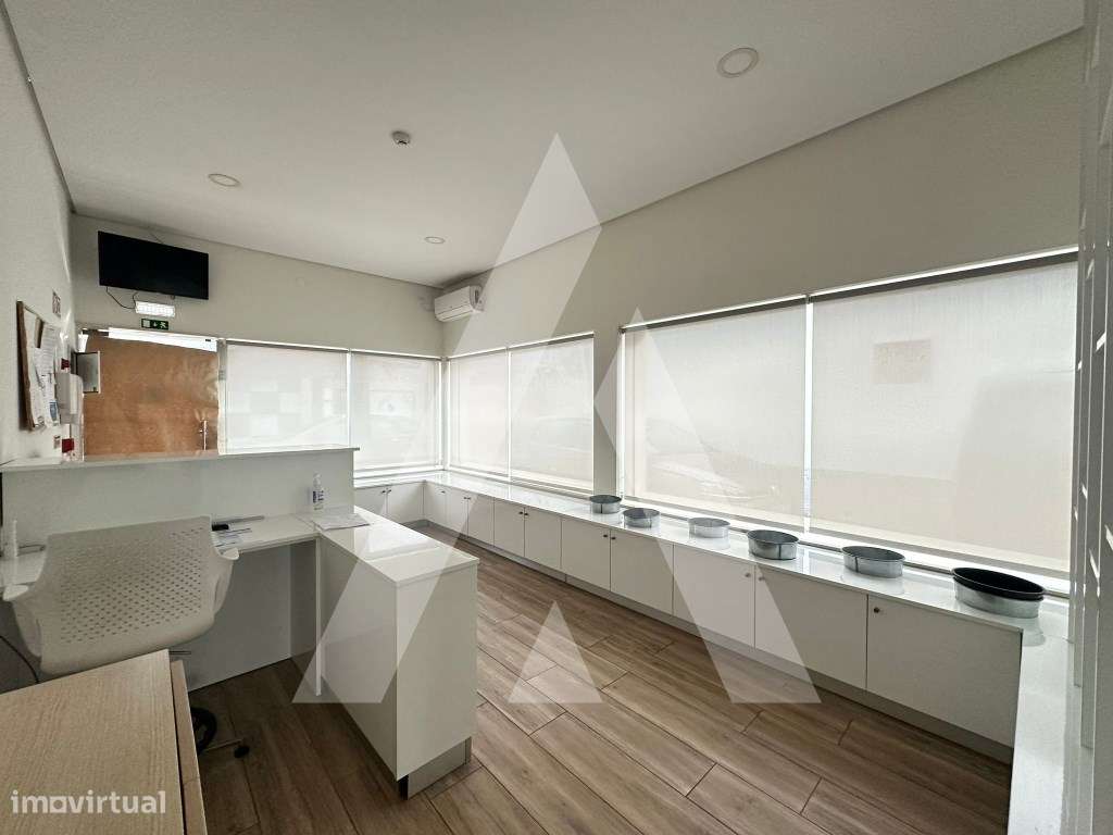 Loja para arrendamento em Eixo - Grande imagem: 2/9