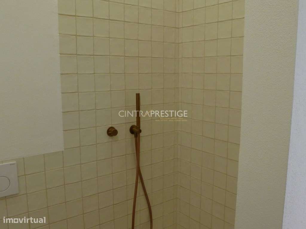 Moradia T2 totalmente recuperada em Almoçageme-27