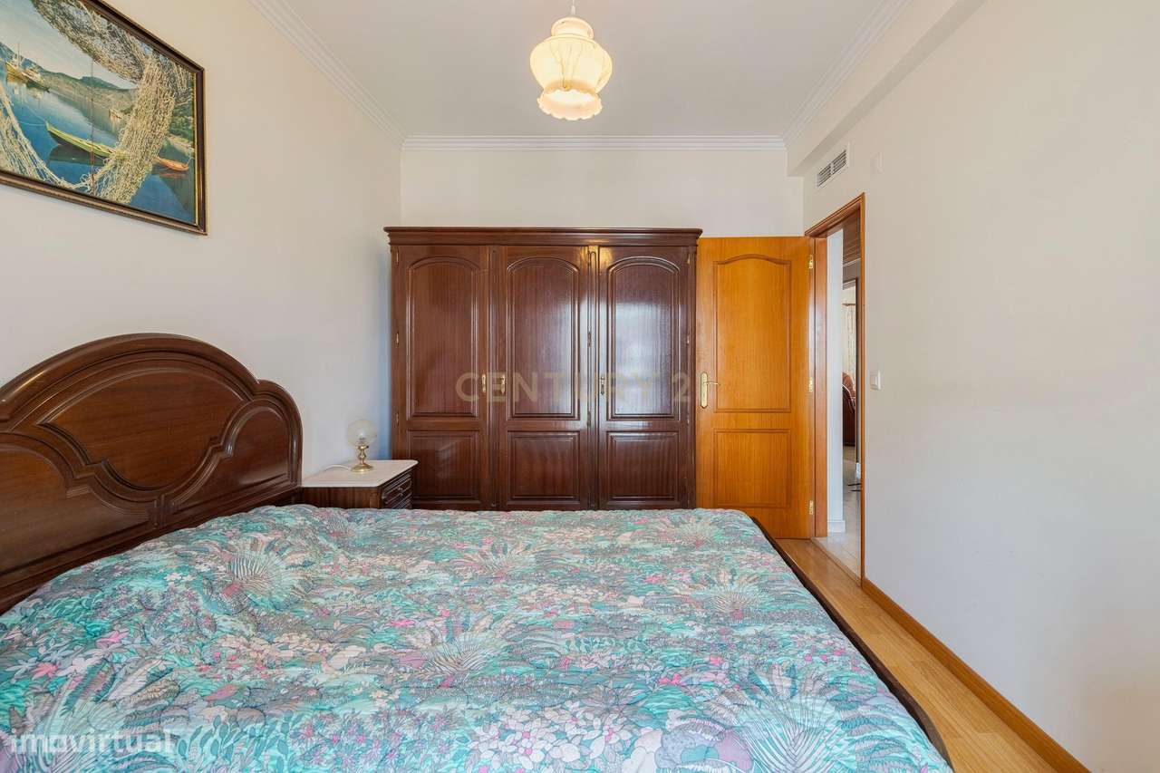 Apartamento T3  Feijó Almada Parque da Paz-10