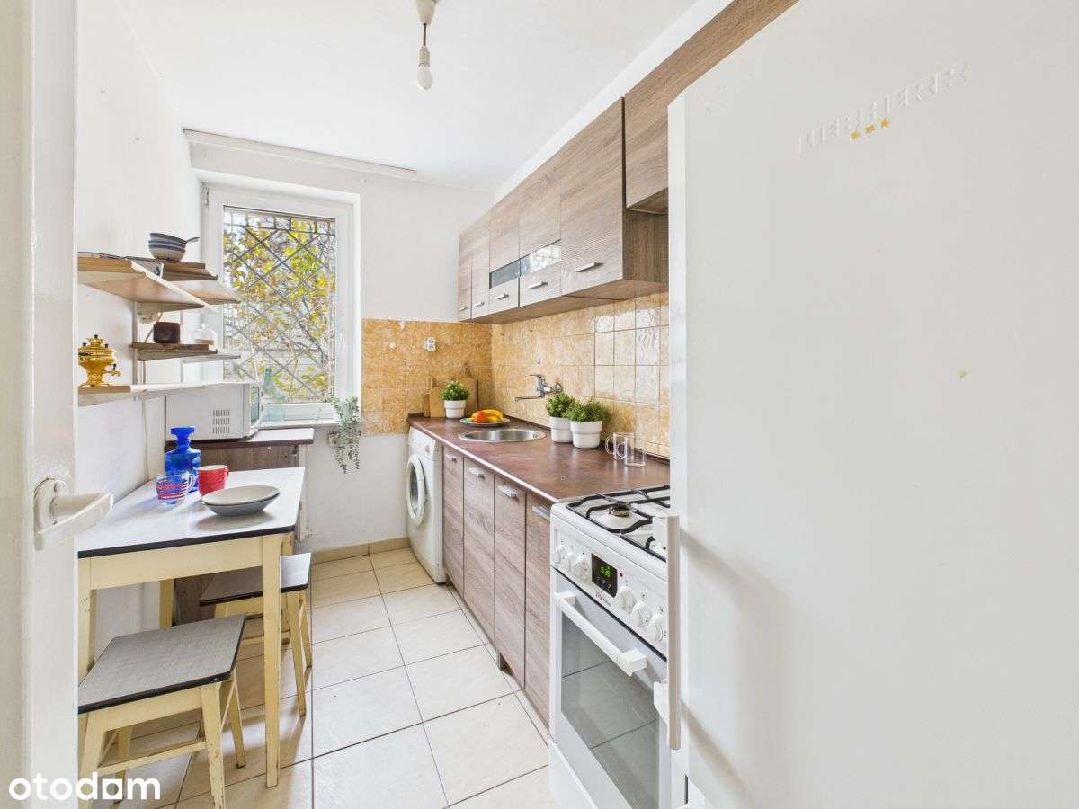 Jasne kompaktowe mieszkanie z widną kuchnią-13