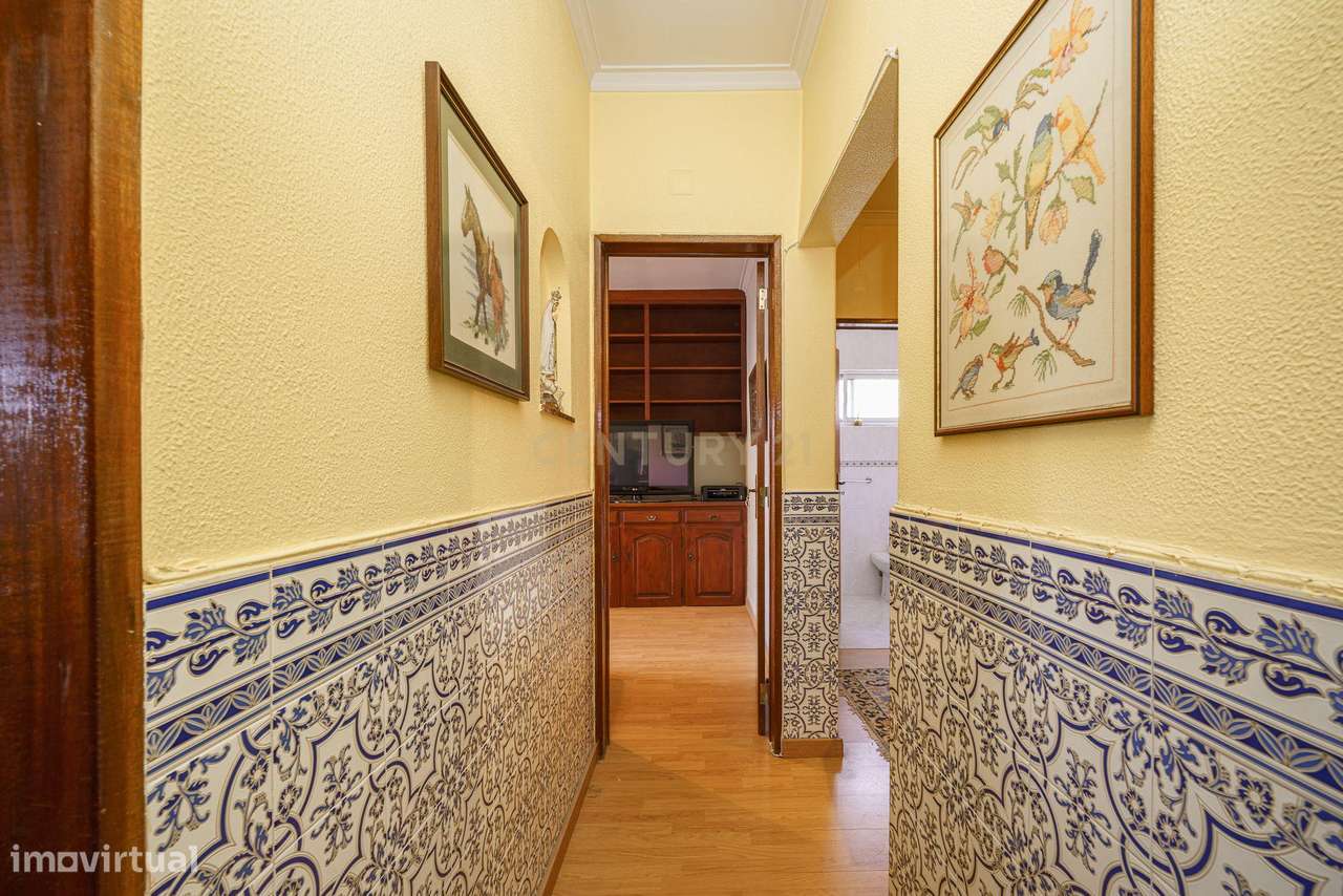 Apartamento T4 Transformado em T3 situado no bairro do Montalvão -Setú-14