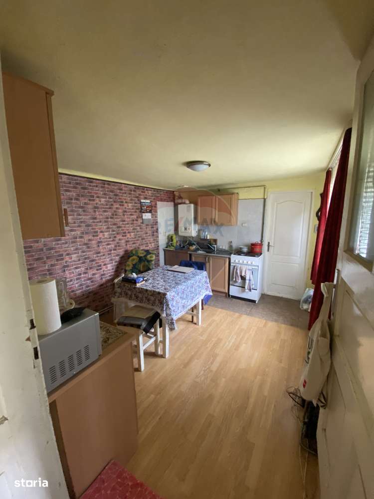 Casă cu potențial, situată pe strada Gheorghe Lazăr - Imagine principală: 4/8