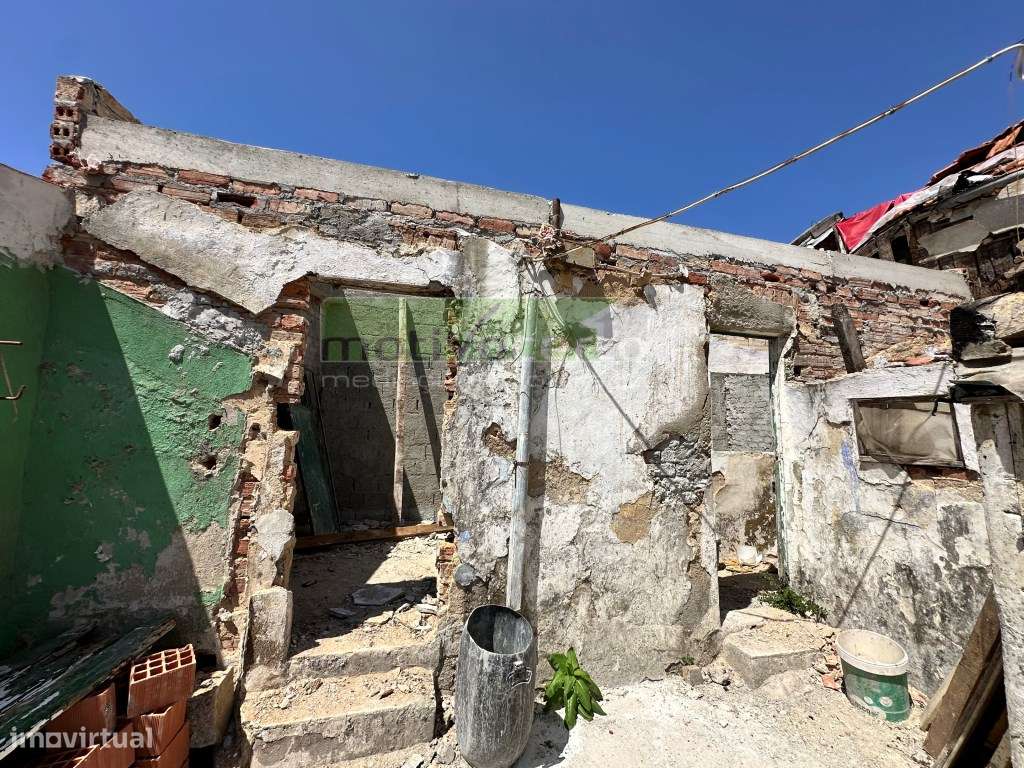 Prédio Devoluto com Grande Potencial de Reabilitação no Bairro da S...-19