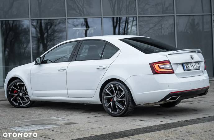 Skoda Octavia 2.0 TDI RS Challenge DSG - 10