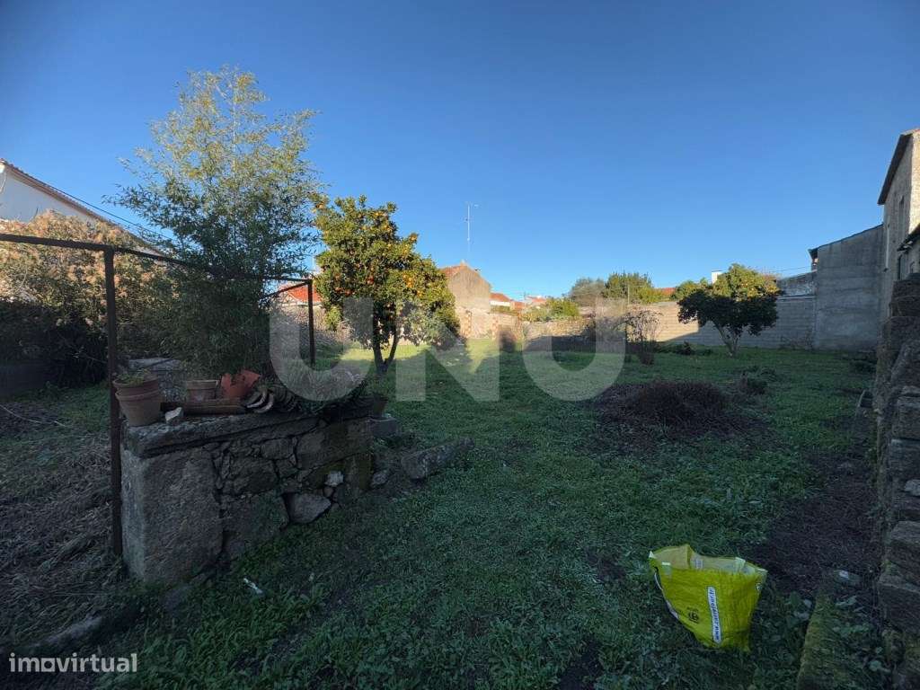 Moradia para Remodelar - Potencial para Alojamento Local - Grande imagem: 3/17