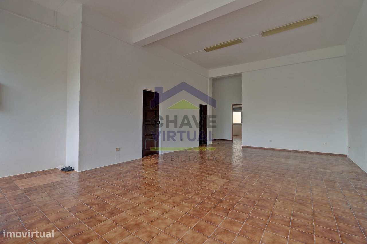 Estabelecimento Comercial - Centro Bombarral - Grande imagem: 2/15