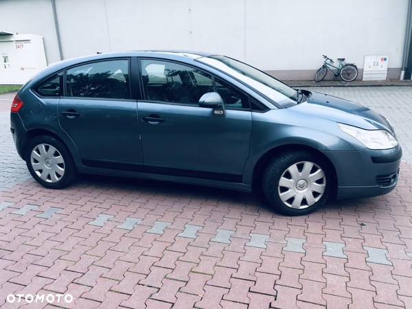 Citroën C4 1.4 16V Advance - 9