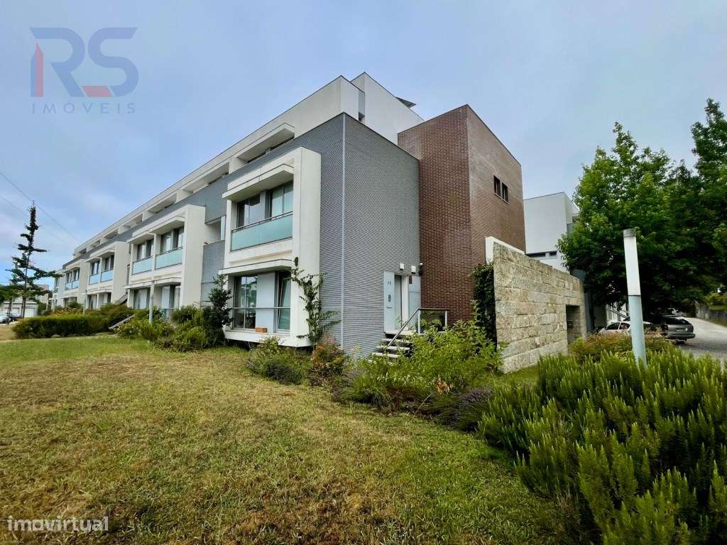 Moradia condomínio fechado T5-39