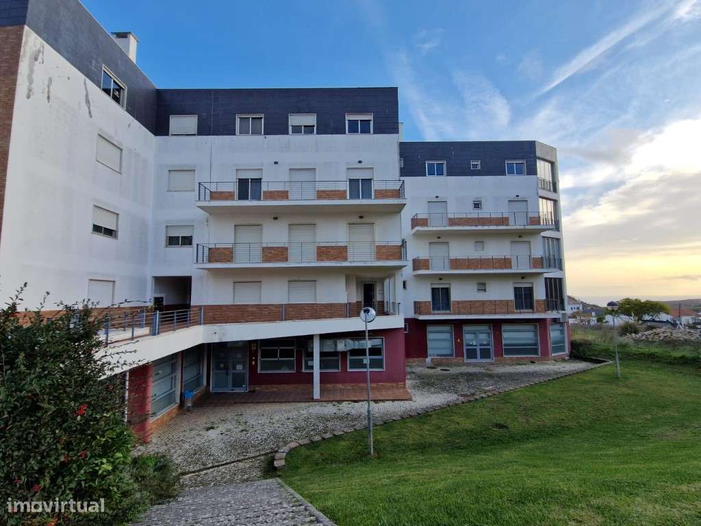 Apartamento T2 em Sesimbra com vista para o Castelo-17