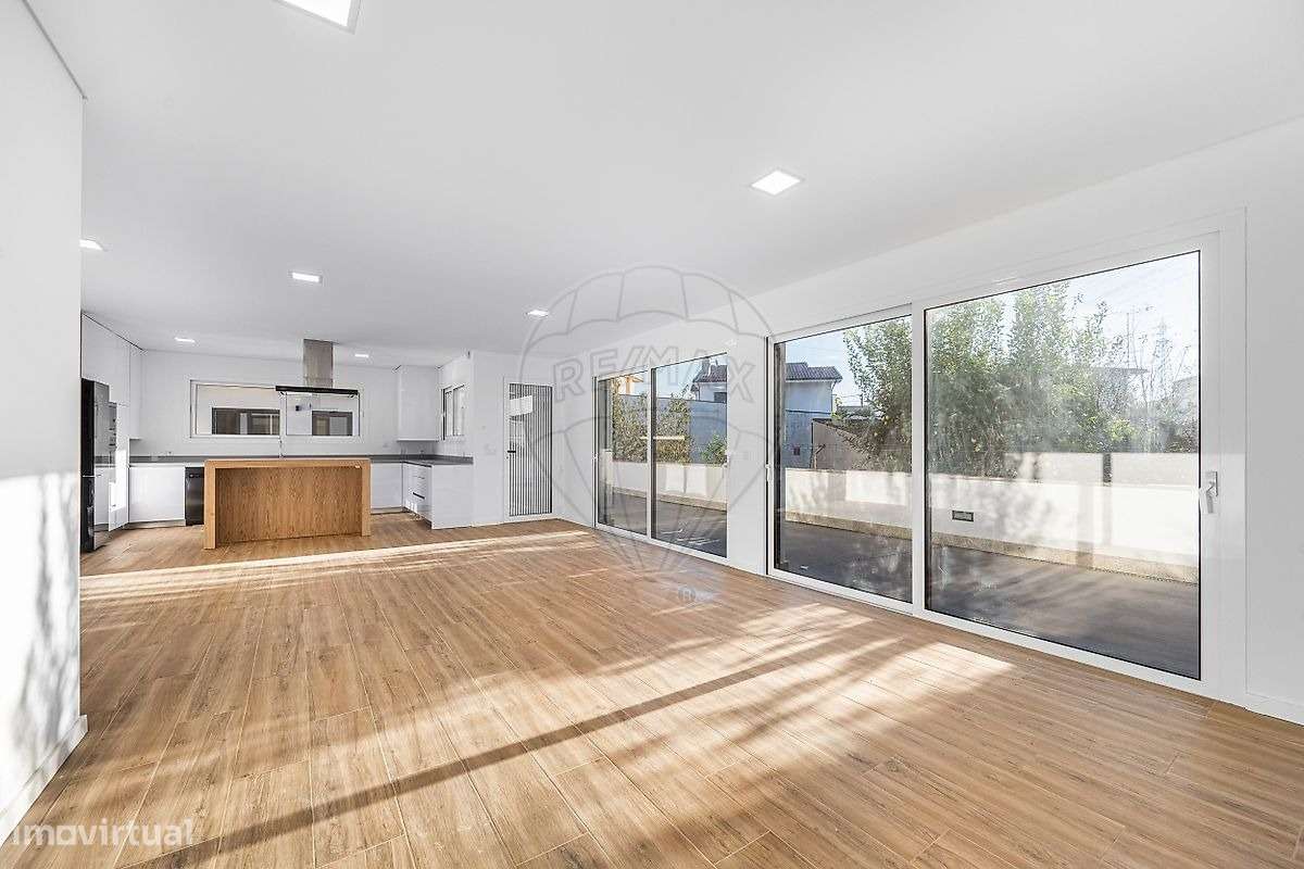 Moradia Térrea Nova pronta a habitar— Merelim S. Pedro, Braga - Grande imagem: 4/25