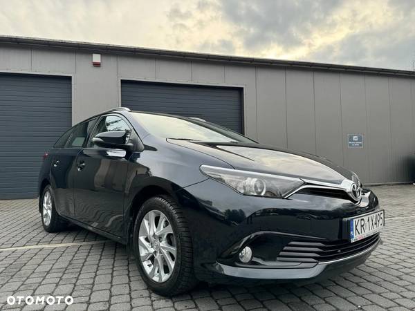 Toyota Auris 1.6 Prestige - 3