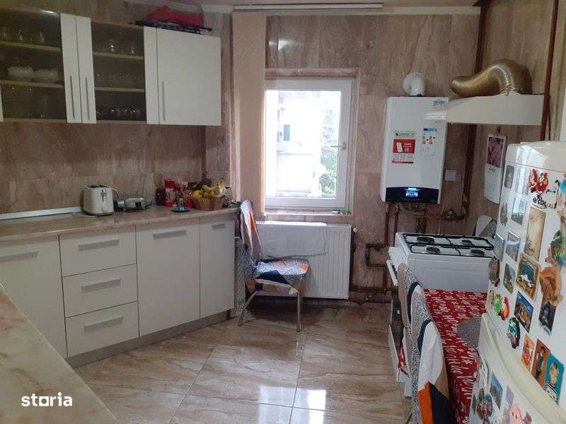 Apartament de vanzare Turnu magurele 2camere str.Hcc decomandat - Imagine principală: 5/8