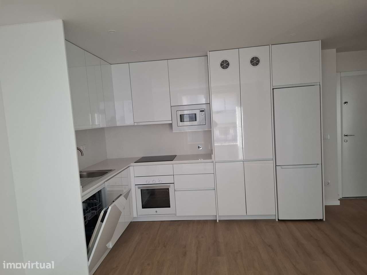 Arrenda - se T1 - Grande imagem: 3/9