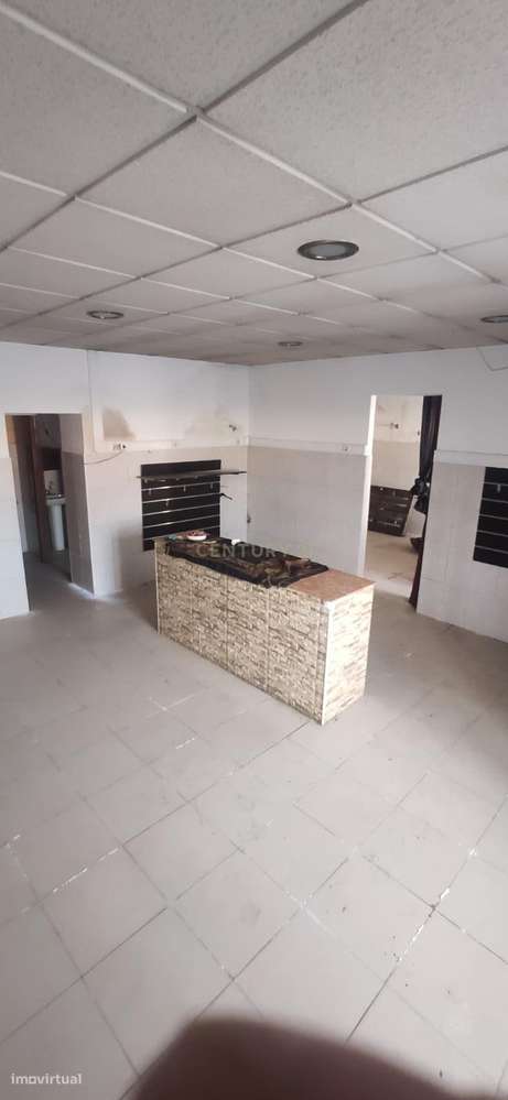 OPORTUNIDADE EXCLUSIVA PARA REMODELAÇÃO TOTAL – MORADIA TÉRREA ANTERIO-1