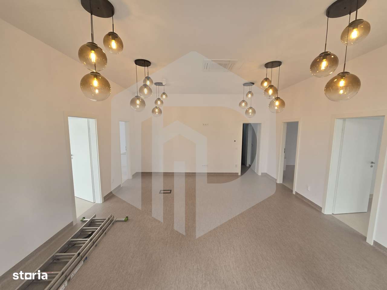 Spatiu comercial 125 mp 6 locuri parcare Doamna Stanca - Imagine principală: 1/10