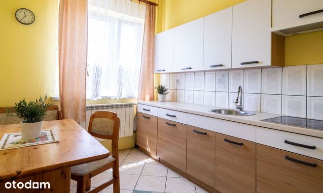 Duże i przestrzenne mieszkanie w Bochni-0