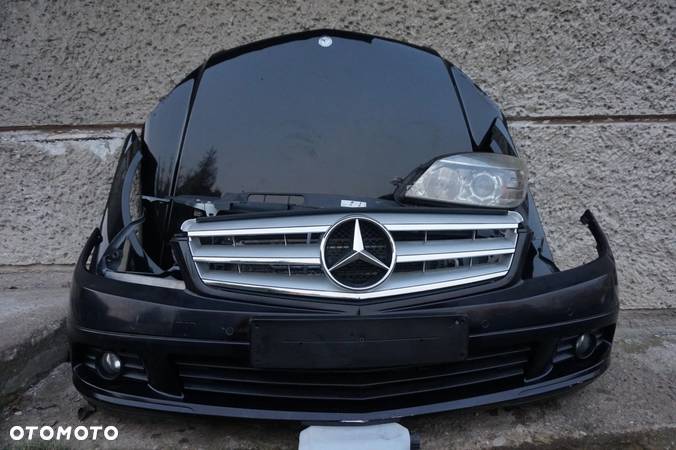 BŁOTNIK PRAWY KOMPLETNY PRZÓD MERCEDES W204 - 4