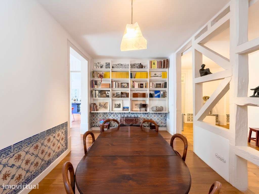 Apartamento T3 renovado no centro histórico de Lisboa-14