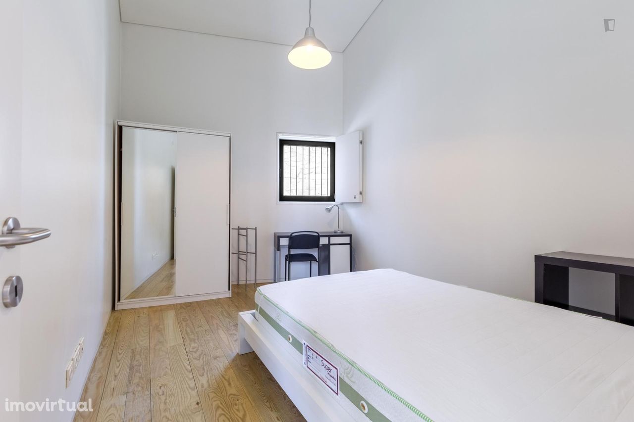 154428 - Quarto com cama de casal em casa com 4 quartos