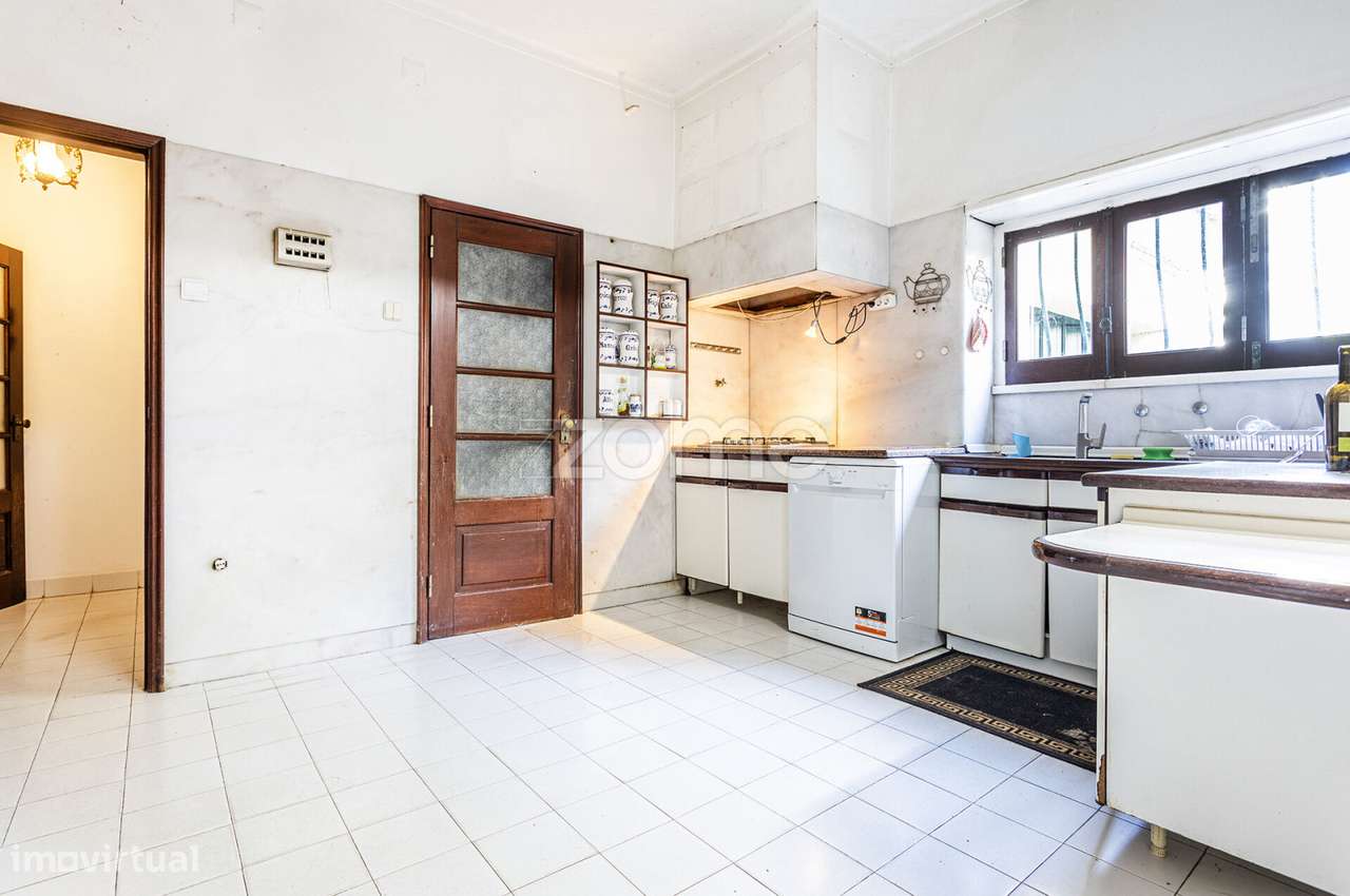 Moradia T5 a 3 minutos a pé da Praia de Carcavelos-10