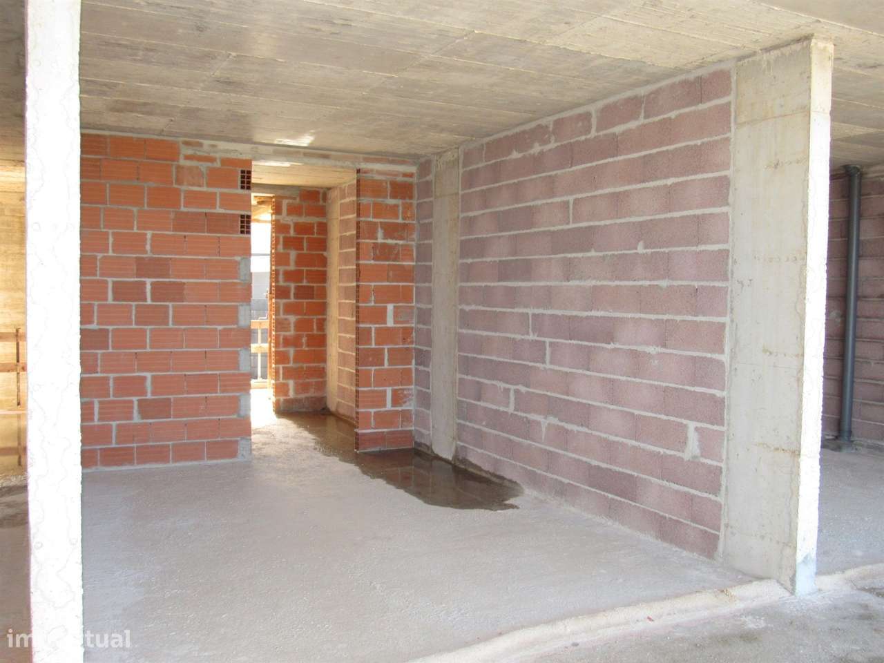 Moradia Moderna com Vista para a Baía de São Martinho – Em Construção-16