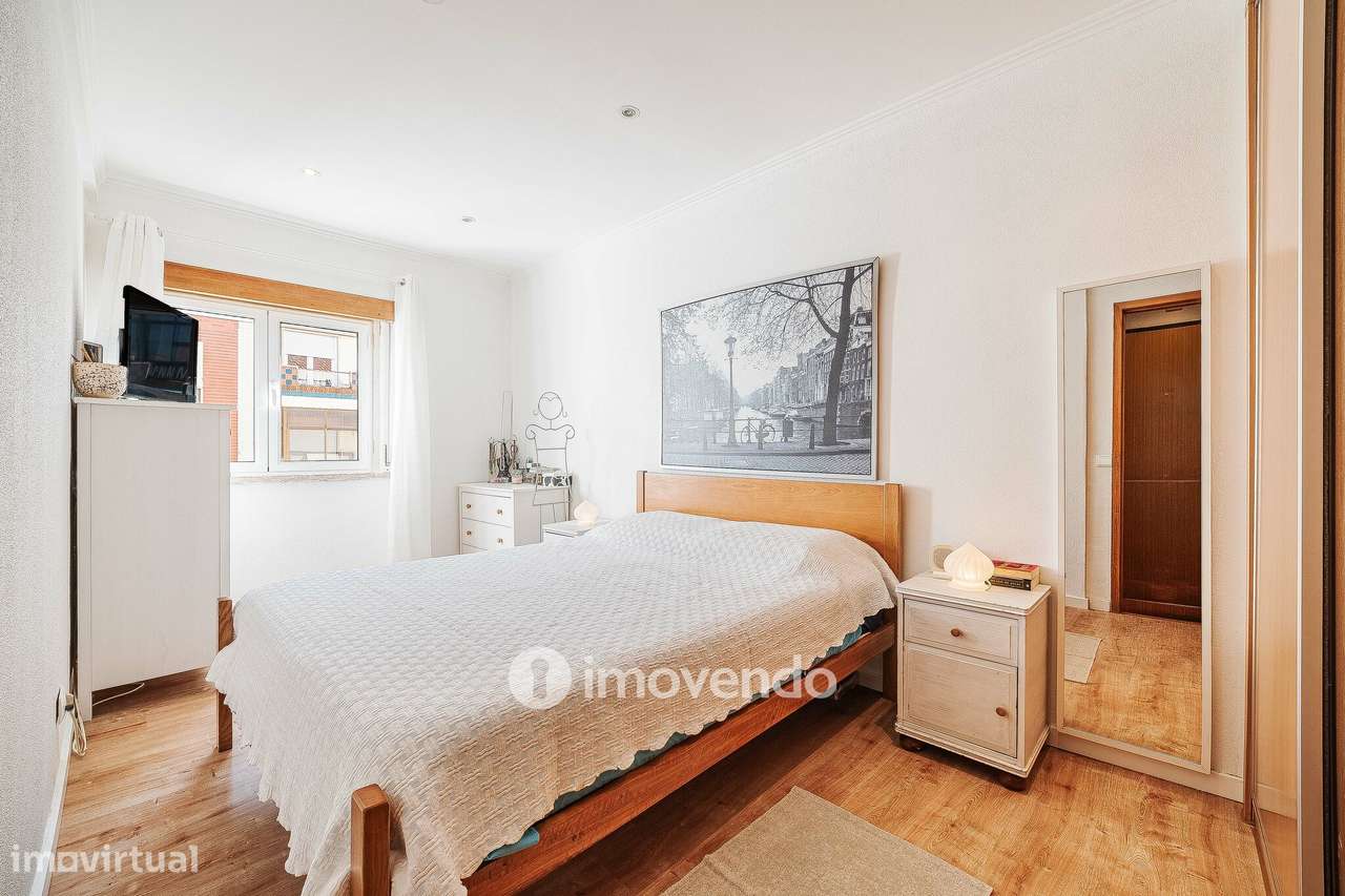 Apartamento T2 com cozinha equipada, na Amadora-21