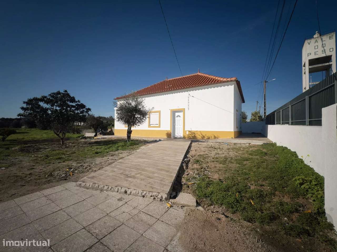 Mude-se imediatamente | Casa de 3 Quartos, 4 Banheiros com Horta de Cí - Grande imagem: 3/36