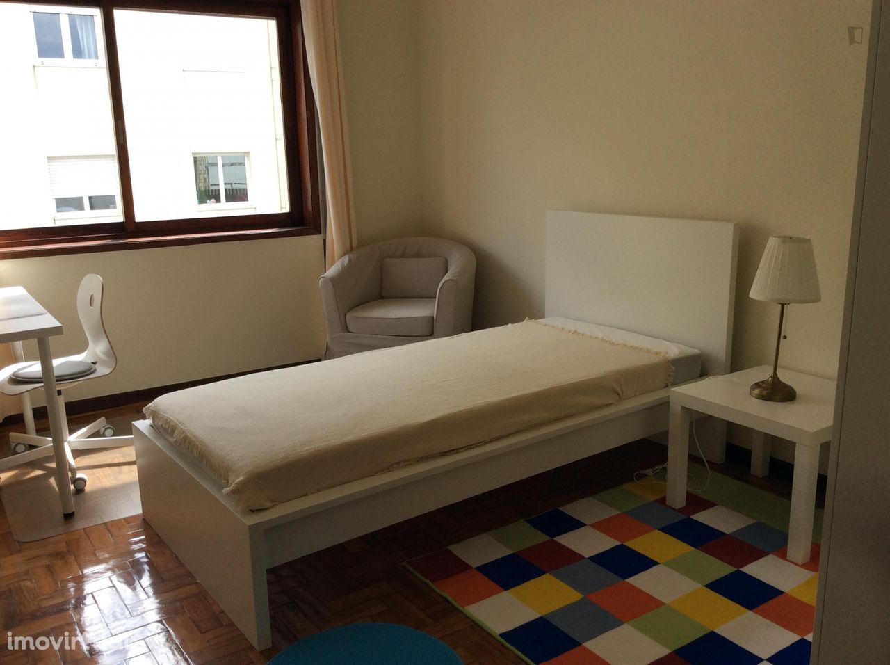 205768 - Quarto com cama de solteiro em apartamento com 4 quartos