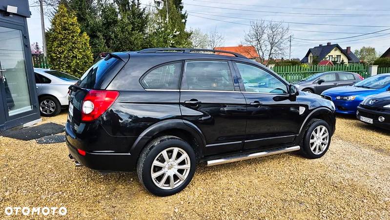 Chevrolet Captiva 2.4 LS - 12