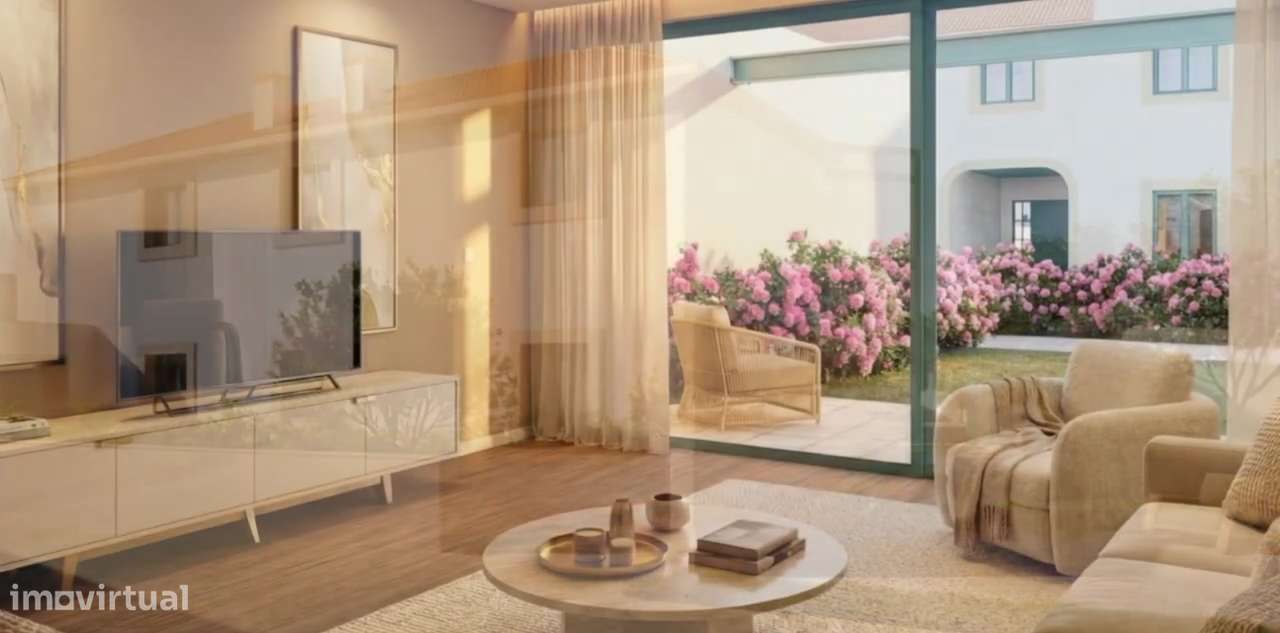 Moradia V4 com Jardim e Terraço em Condomínio com Piscina-9