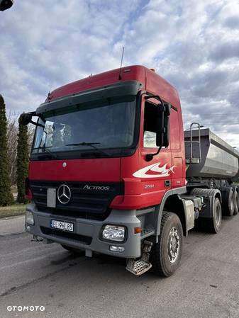 Mercedes-Benz Actros - 3