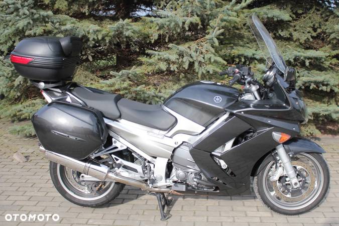 Yamaha FJR - 2