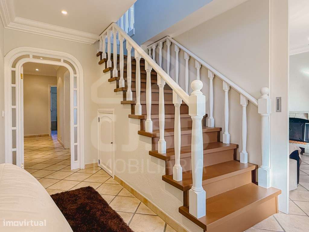 Moradia T4 com piscina na Barrosa - 4km de Benavente-26