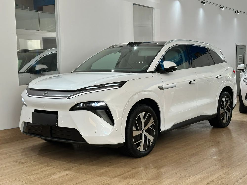 Byd Tang l 2025