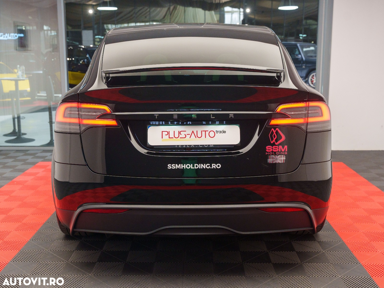 Tesla Model X - 7