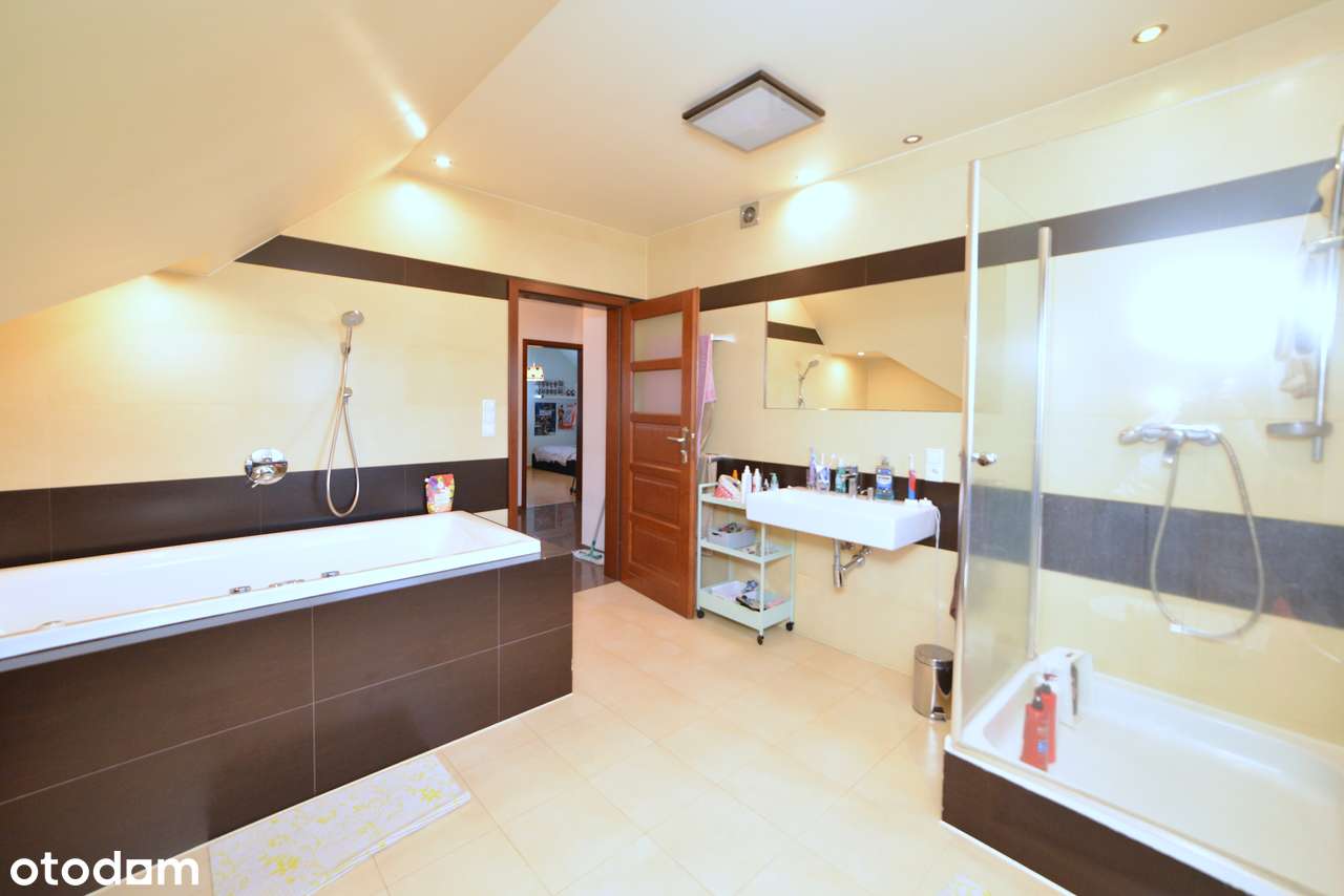 Wyjątkowy rodzinny dom z ogrodem i tarasem, 5 min do Leśnicy-10