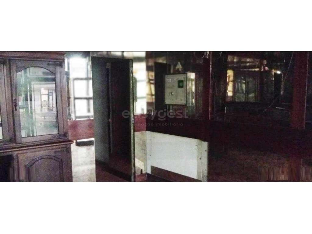 Loja para Comércio no Centro Comercial D. Dinis - Leiria - Grande imagem: 2/7