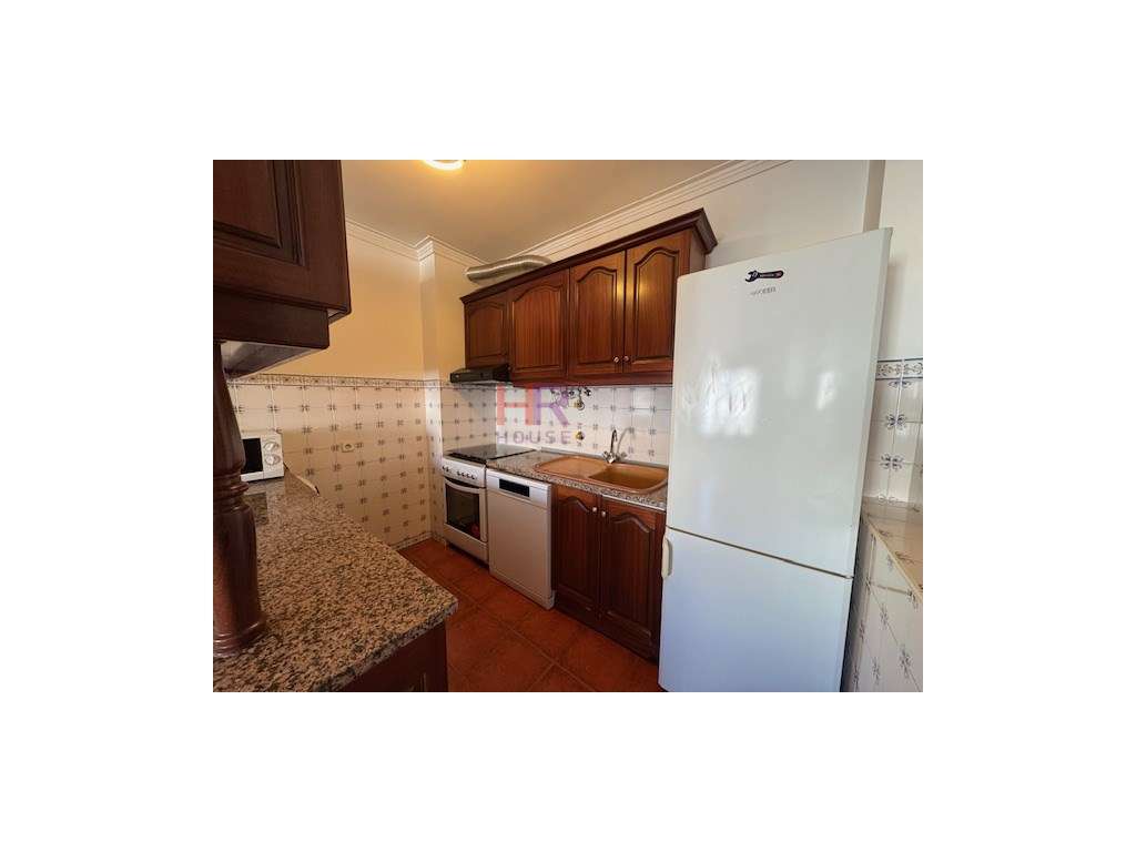 Vende-se T2 com garagem completamente mobilado e equipado.-4