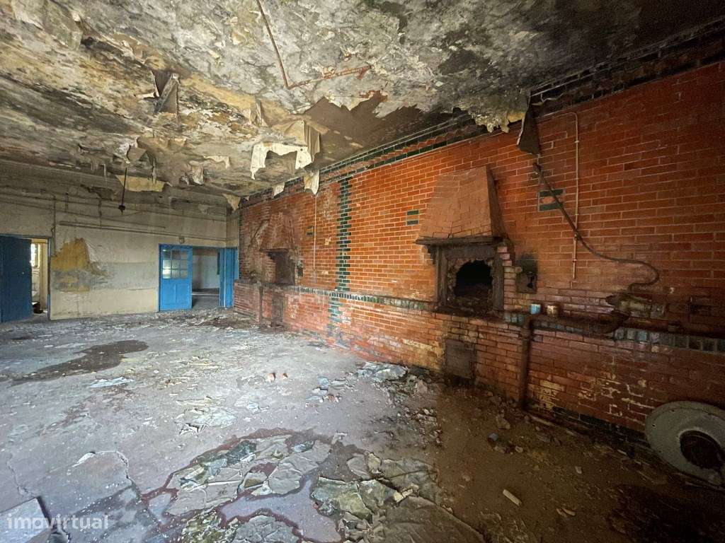 Moradia com Antiga padaria-22