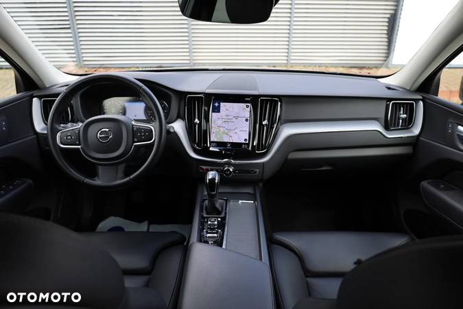 Volvo XC 60 D3 Momentum Pro - 32