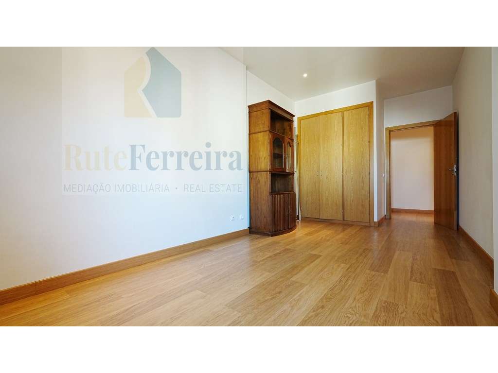 Extraordinário apartamento com vista para o Rio Tejo!-17