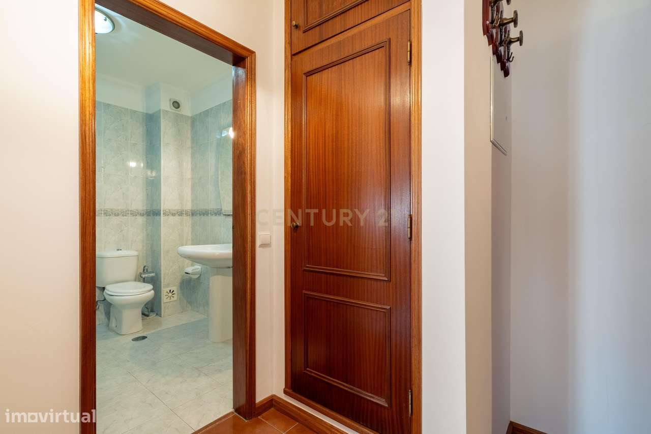 Moderno T1 em Lousã, quase novo e pronto a habitar-26