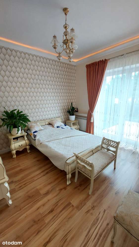 Dom wolnostojący w klasycznej, funkcjonalnej formie-11